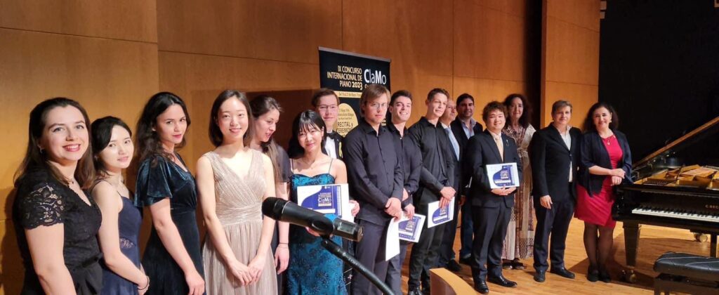 Concurso Internacional de Piano y Conciertos Clamo Music - 129 Concurso Internacional de Piano y Conciertos Clamo Music - 129