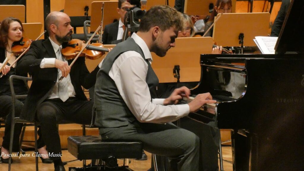 Concurso Internacional de Piano y Conciertos Clamo Music - 136 Concurso Internacional de Piano y Conciertos Clamo Music - 136