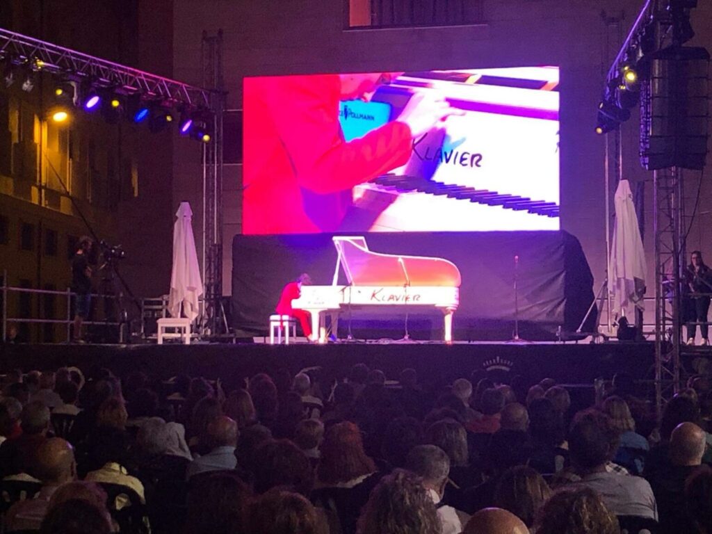 Pianos en la Calle - 44 Pianos en la Calle - 44